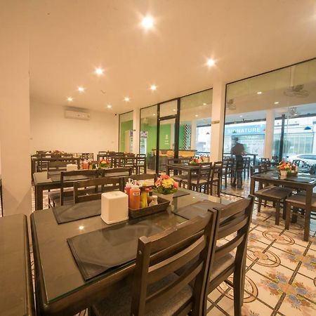 Panda Hostel Phuket (Adults Only) Patong Exterior foto