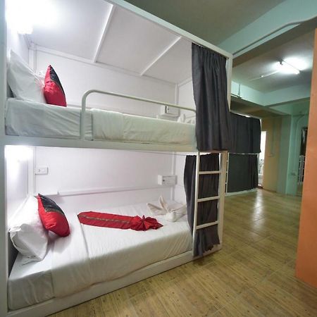 Panda Hostel Phuket (Adults Only) Patong Exterior foto
