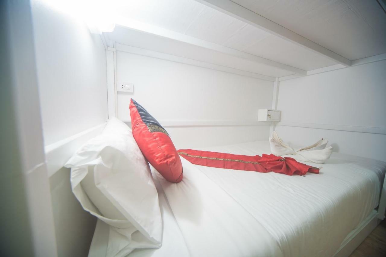 Panda Hostel Phuket (Adults Only) Patong Exterior foto