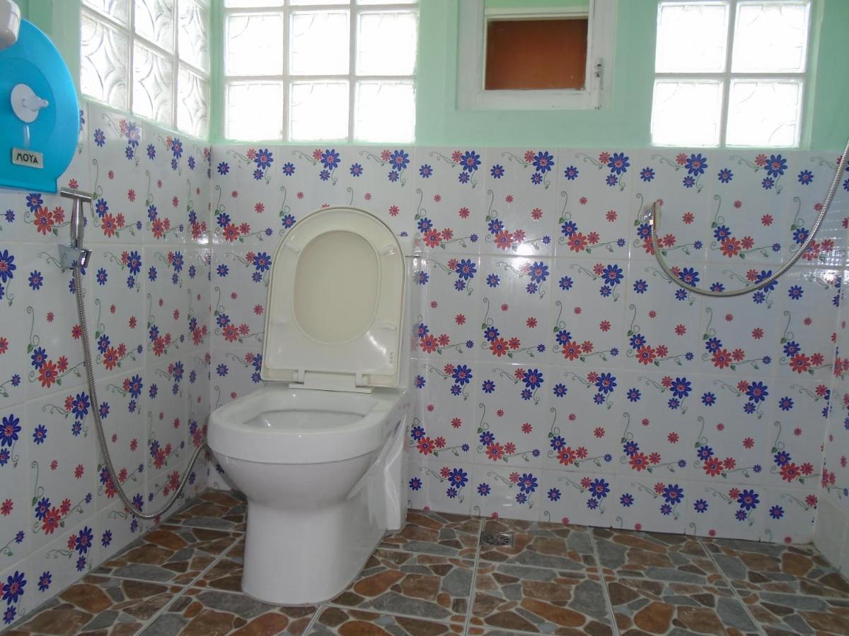 Panda Hostel Phuket (Adults Only) Patong Exterior foto